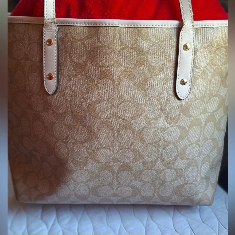 EUC: COACH CITY TOTE IN SIGNATURE CANVAS (THIS IS A STEAL) - Picture 13 of 13